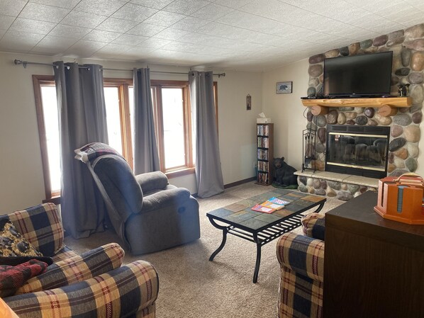 Télévision, cheminée