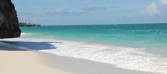 Your Relaxing Tropical Getaway Near Crane Resort