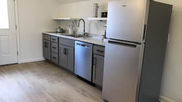 Refrigerador, microondas, parrilla de estufa y lavavajillas