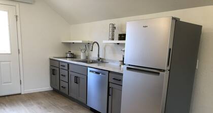 Studio apartment on the banks of Yellowstone River