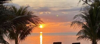 La Vida Belize - Casa is a Beautiful Beach Front Home with Pool