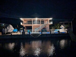 Exterior - Fish, Swim, Relax, Party - 4bd, 3ba - 75’ Dockage & Private POOL! (Marathon)