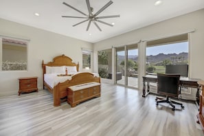 4 bedrooms, desk, iron/ironing board, WiFi