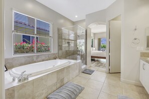 Combined shower/tub, hair dryer, towels, soap - Luxury 4 BR w/ Pool, Arcade, Views at PGA West! (La Quinta)