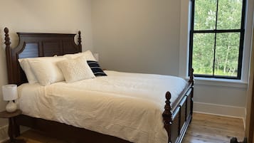 7 bedrooms, in-room safe, iron/ironing board, travel cot