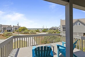 Property grounds - Relax, unwind and have a great time at Two Beaches. (Topsail Beach)