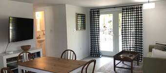 Oceanblock & Downtown Bethany - 1 bed/1.5 bathroom with Outdoor Space and Grill
