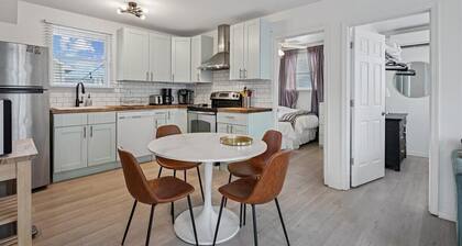 Oceanblock & Downtown Bethany - 2 bed / 1 bathroom with Private Sun Porch