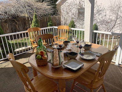 Everything Close by Walk Out Suite 1 Minute to the Lake