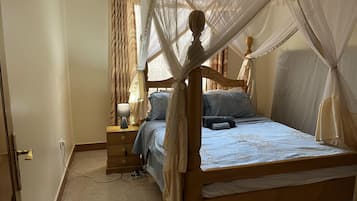 3 slaapkamers, een strijkplank/strijkijzer, wifi, beddengoed