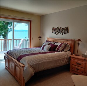 4 slaapkamers, een bureau, een strijkplank/strijkijzer, gratis wifi