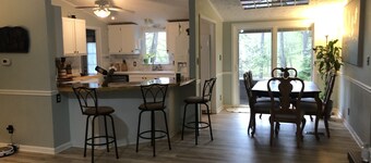 Cozy cove lake cottage