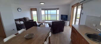 Beach Front, Fisherman's dream location near boat ramp and kid Friendly House