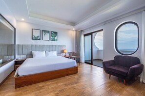 Suite King Sea View | Minibar, desk, blackout drapes, free WiFi - Maris Beach Hotel Phu Quoc (Phu Quoc)