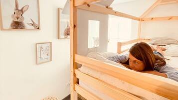 2 bedrooms, WiFi (free)