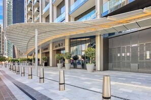 المنشأة من الخارج