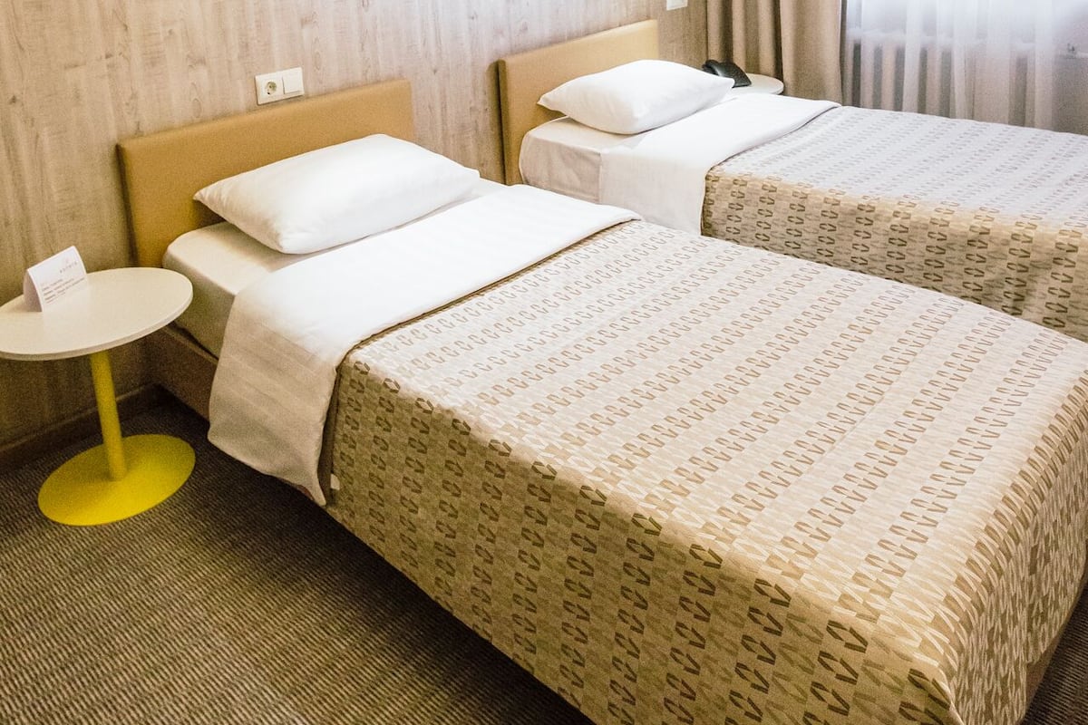 Double or Twin Room | Bathroom | Bathtub, free toiletries, hair dryer, bathrobes