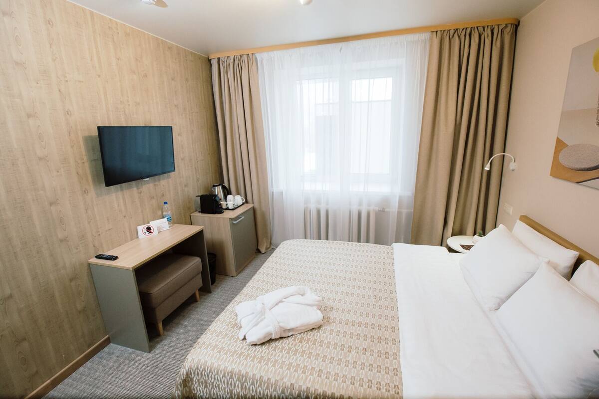 Standard Double Room | 1 bedroom, minibar, in-room safe, free WiFi