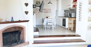 Frigorifero, microonde, forno, tostapane