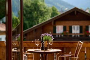 Outdoor dining - Ferienappartment Dirndl - Alpenseensucht Natur-ferienappartements (Bad Wiessee)