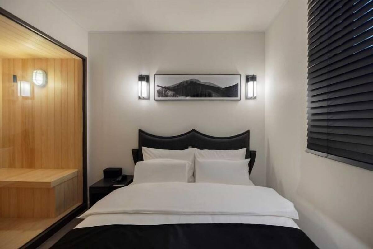 1 slaapkamer, luxe beddengoed, een bureau, verduisterende gordijnen