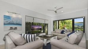 TV - Catalina | Port Douglas (PORT DOUGLAS)
