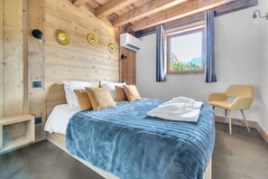 4 Schlafzimmer, Schreibtisch, Bügeleisen/Bügelbrett, WLAN