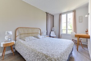 1 dormitorio, tabla de planchar con plancha, cuna de viaje y wifi gratis