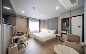 Busan Deokcheon Den Basta Hotel