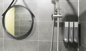 Economy Double Room | Bathroom - Taean Manripo Feel Hotel (Taean)