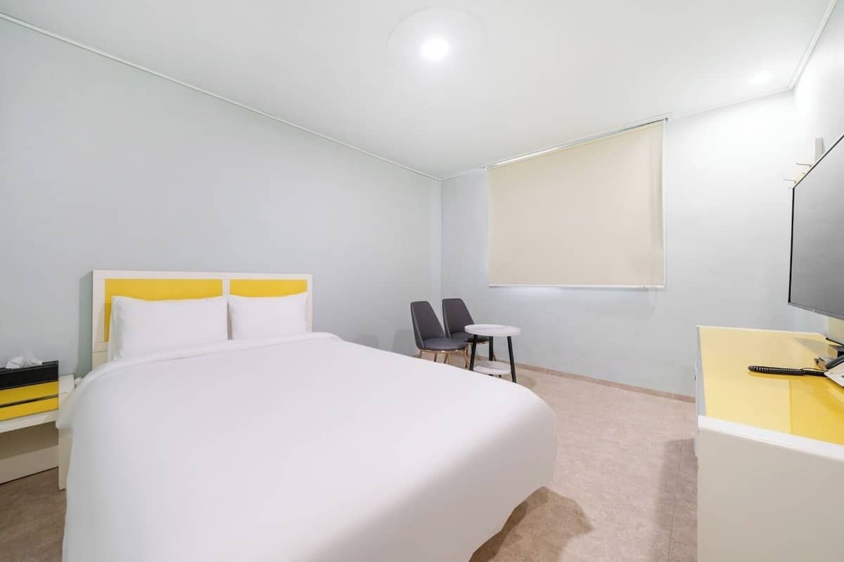 1 bedroom, individually decorated, individually furnished, free WiFi