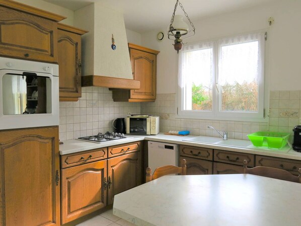 Lave-vaisselle, chaise haute