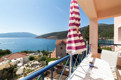 Natassa Apartments, 2 Bedrooms 30m from sea