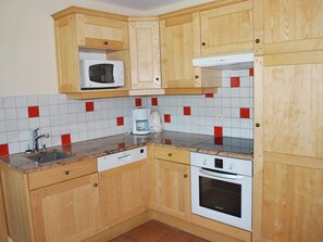 冷蔵庫、電子レンジ、オーブン、食器洗い機