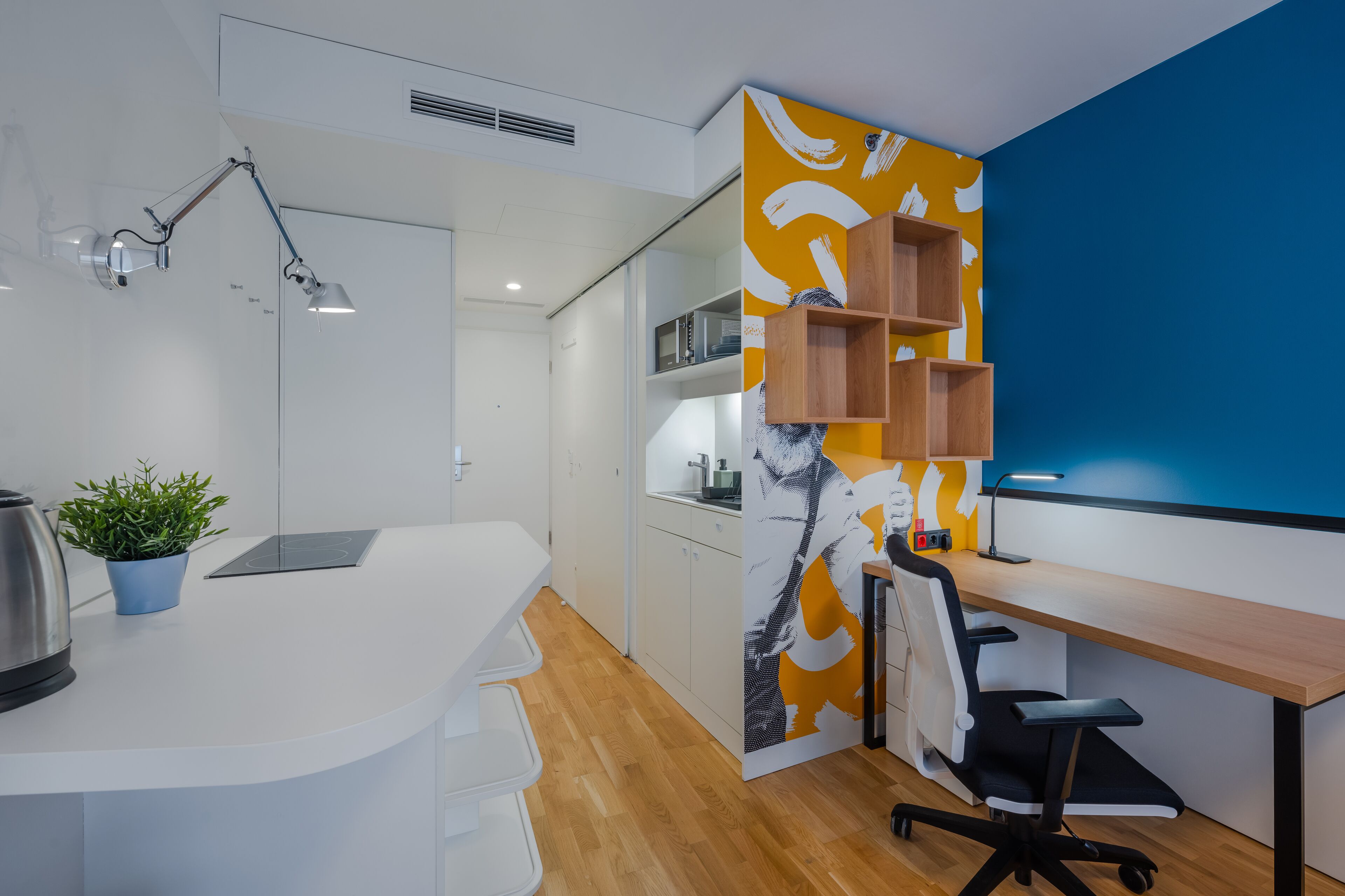 1 bedroom, in-room safe, blackout curtains, soundproofing