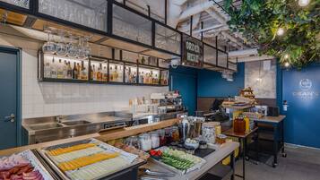 Esmorzar diari continental (12 EUR per persona)