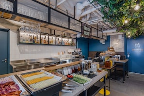 Daily continental breakfast (EUR 12 per person)