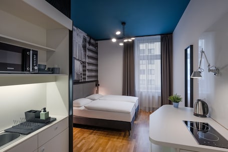 Superior Twin Room | In-room safe, blackout drapes, soundproofing, iron/ironing board