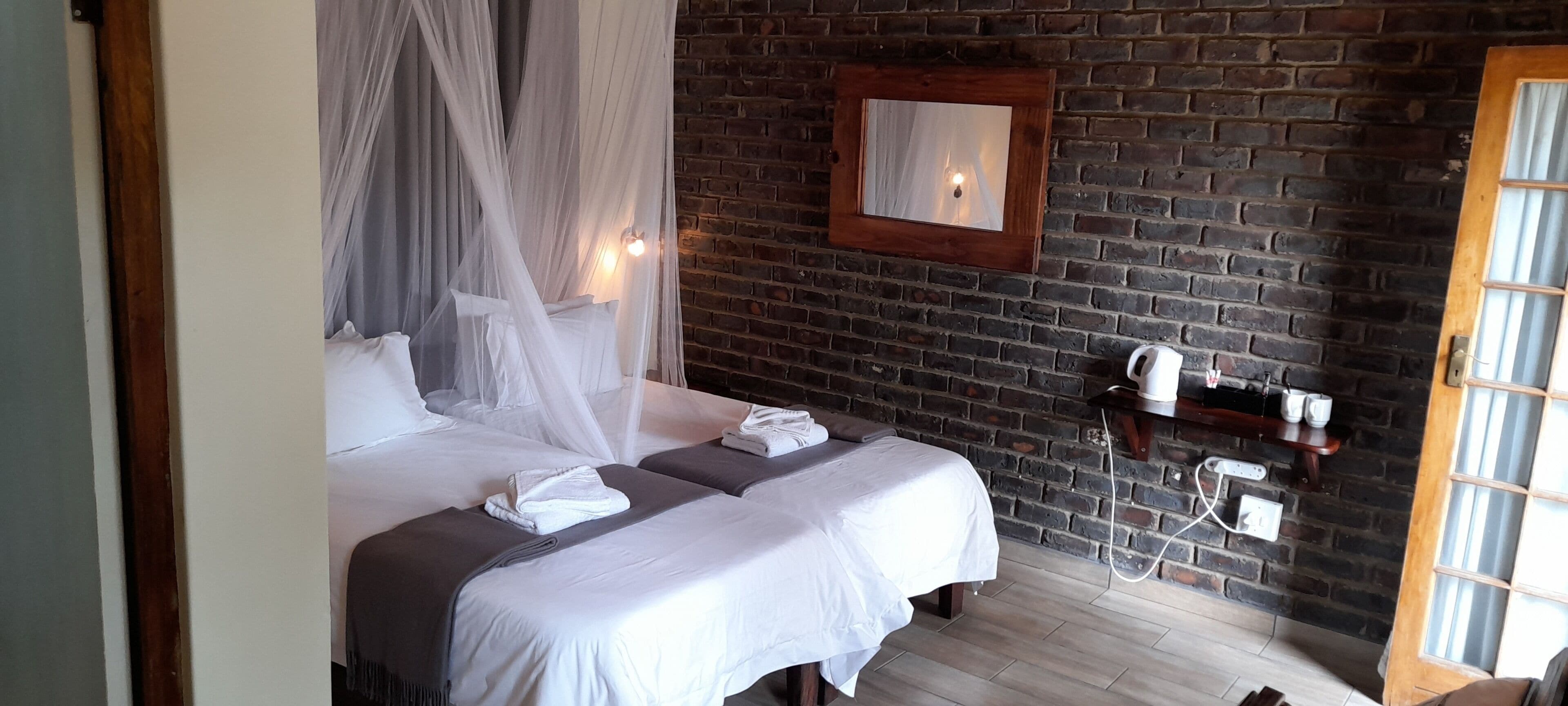 Twin Room | Premium bedding, WiFi, bed sheets