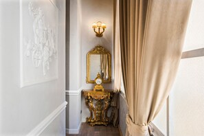 Interior - Elegant 2BR/2BA next to Spanish Steps | 110sqm | Elevator | Washer/Dryer (Roma)