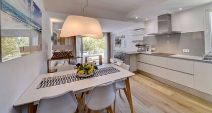 Neu Renoviertes, Modernes Apartment für 4 Personen, Direkt an der Cala Ferrera
