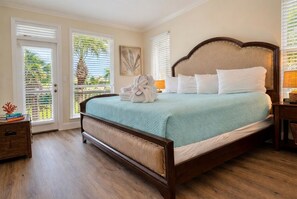 4 bedrooms, desk, iron/ironing board, travel crib - Waterfront 4BR Villa 3mins to Beach-Dining-Bar-Playground | Pool | EZ Parking (Destin)
