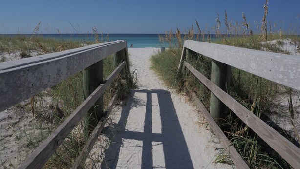 A wooden boardwalk leading to a beach with clear blue water. - [Summer Deals on remaining dates] 3 min to Beach! Waterfront, Pool, Beach gear (Destin)
