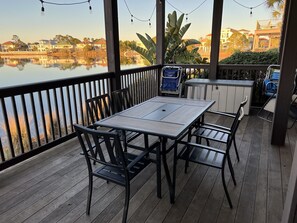 Outdoor dining - Waterfront 4BR Villa 3mins to Beach-Dining-Bar-Playground | Pool | EZ Parking (Destin)