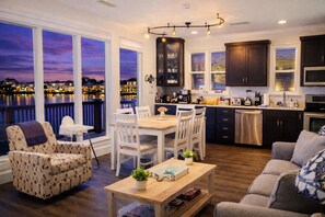 Fridge, microwave, oven, stovetop - 3 Min to Beach! Waterfront 4BR Villa | Heated Pool | No Road to Cross | Destin (Destin)