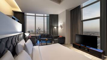 Panoramic Studio Suite, 1 King Bed | Laptop workspace, free WiFi, bed sheets