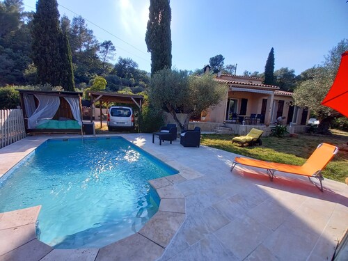 Provencal villa with swimming pool, fully air-conditioned