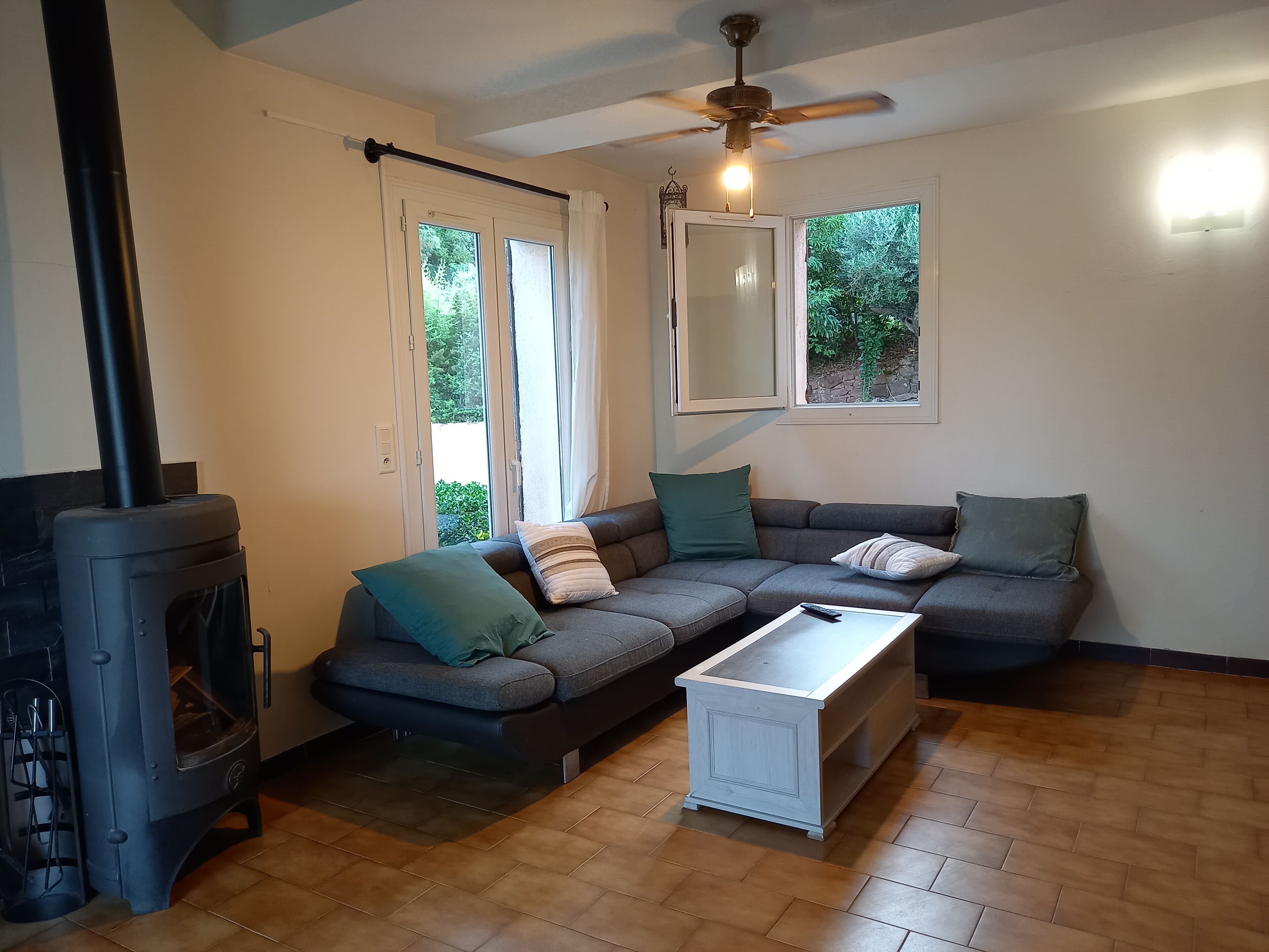 Télévision, espaces bureaux