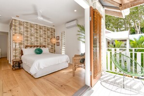3 bedrooms, iron/ironing board, travel crib, free WiFi