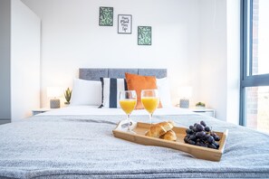 Individually decorated, individually furnished, desk, laptop workspace - Great Central Apartments by Opulent (Sheffield)